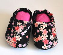 Kimono baby shoes collection - Born out of a recycling box