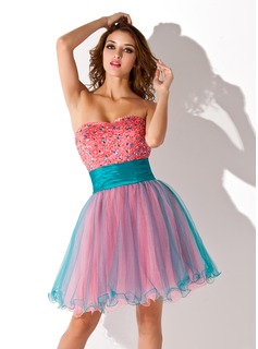 Fashion trends in homecoming dresses 2013